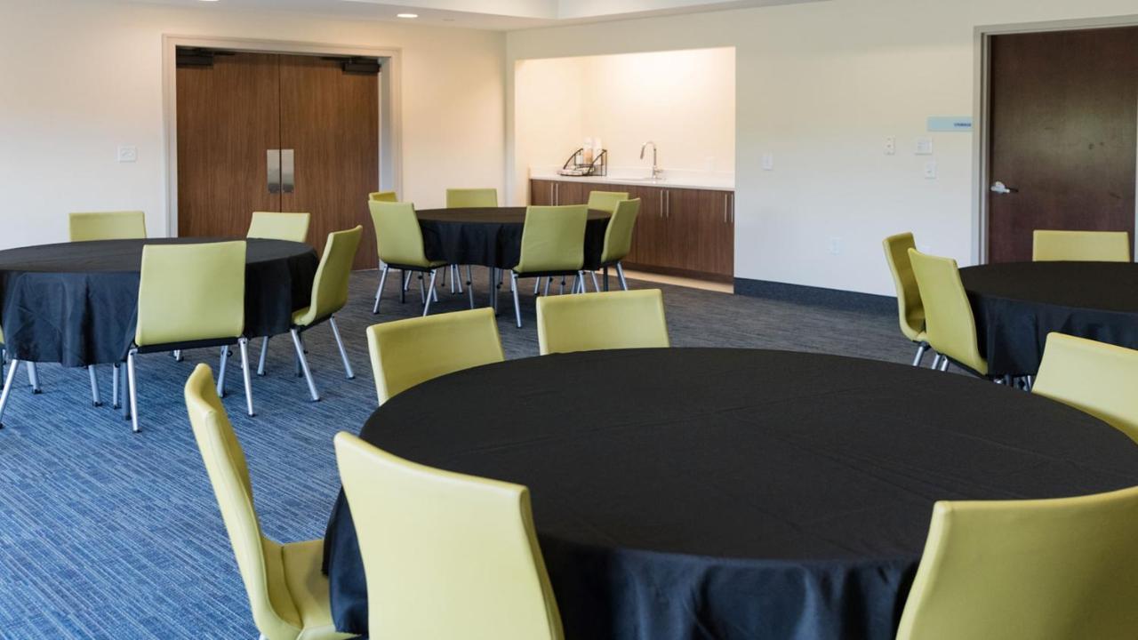 Holiday Inn Express & Suites Lexington North West-The Vineyard By Ihg מראה חיצוני תמונה