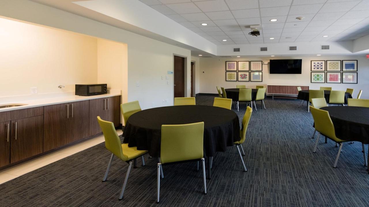 Holiday Inn Express & Suites Lexington North West-The Vineyard By Ihg מראה חיצוני תמונה